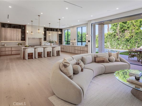 4830 Valjean Avenue, Encino CA 91436
