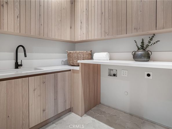 4830 Valjean Avenue, Encino CA 91436