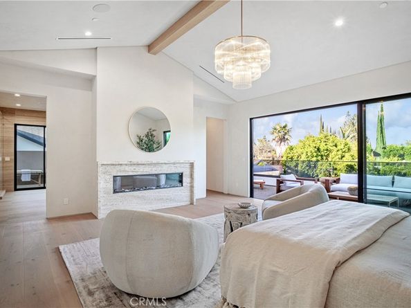 4830 Valjean Avenue, Encino CA 91436