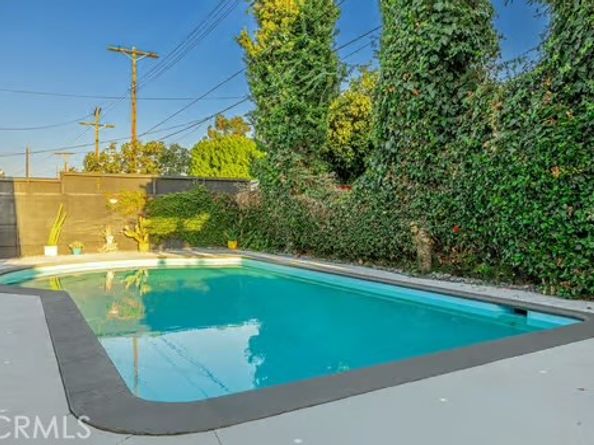 14614 Runnymede Street, Van Nuys CA 91405