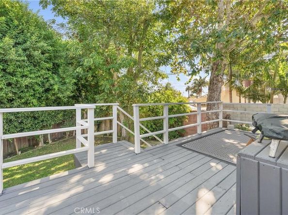 7600 Earldom Avenue, Playa Del Rey CA 90293
