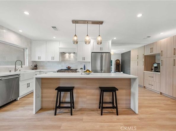 7600 Earldom Avenue, Playa Del Rey CA 90293
