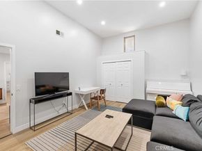 7600 Earldom Avenue, Playa Del Rey CA 90293