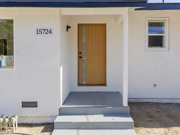 15724 Chase Street, North Hills CA 91343