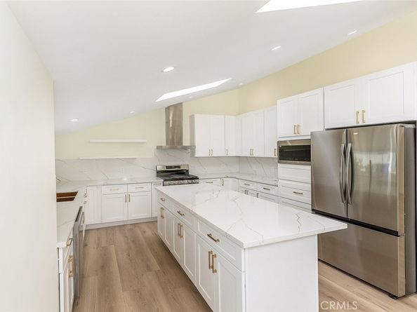 15724 Chase Street, North Hills CA 91343