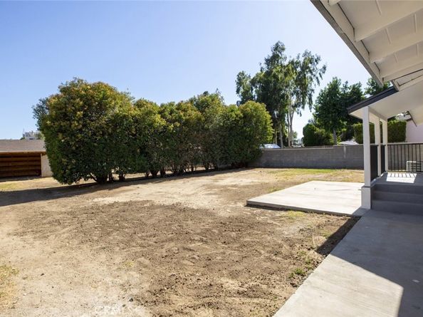 15724 Chase Street, North Hills CA 91343