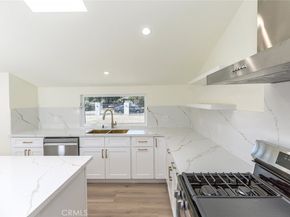 15724 Chase Street, North Hills CA 91343