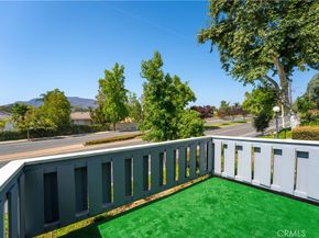 29125 Thousand Oaks Boulevard D, Agoura Hills CA 91301