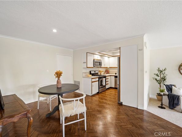 29125 Thousand Oaks Boulevard D, Agoura Hills CA 91301