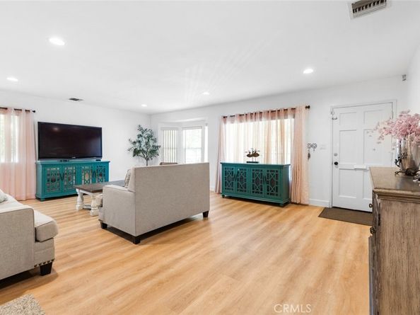 6608 Saint Clair Avenue, North Hollywood CA 91606