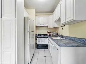 14560 Clark Street 215, Sherman Oaks CA 91411