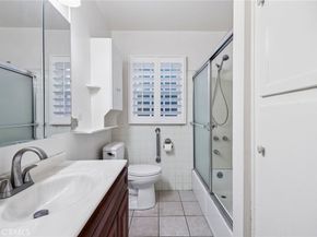 6542 Zelzah Avenue, Reseda CA 91335