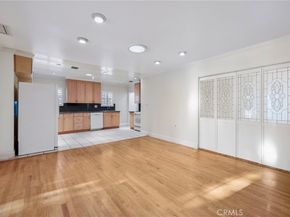 6542 Zelzah Avenue, Reseda CA 91335