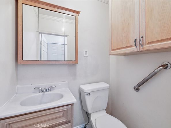 6542 Zelzah Avenue, Reseda CA 91335