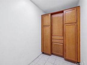 6542 Zelzah Avenue, Reseda CA 91335