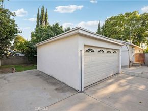 6542 Zelzah Avenue, Reseda CA 91335