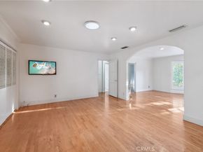 6542 Zelzah Avenue, Reseda CA 91335