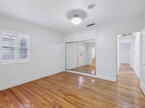 6542 Zelzah Avenue, Reseda CA 91335