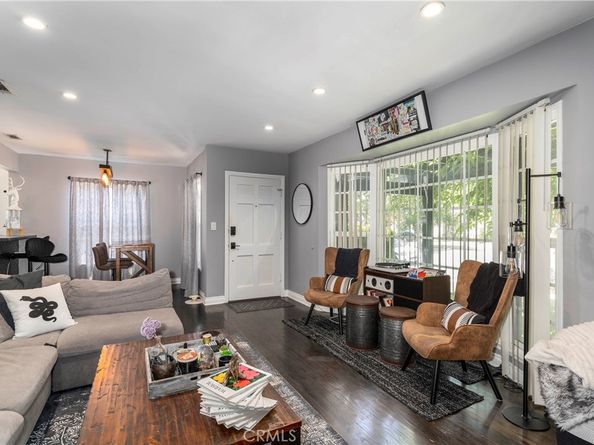 6640 De Celis, Lake Balboa CA 91406
