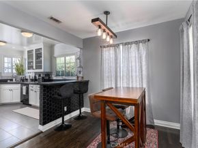 6640 De Celis, Lake Balboa CA 91406