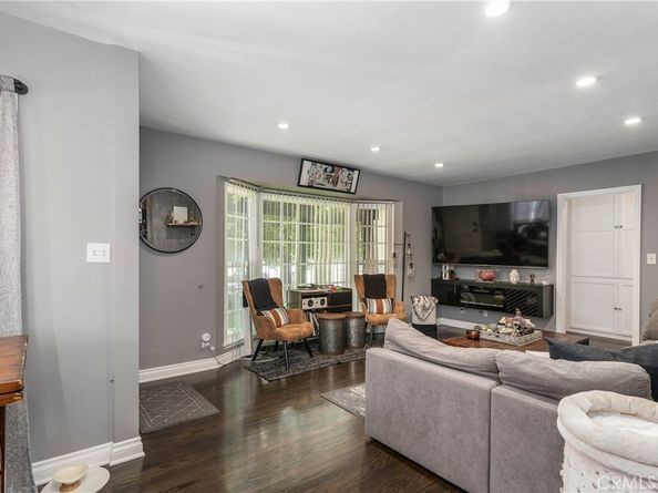 6640 De Celis, Lake Balboa CA 91406
