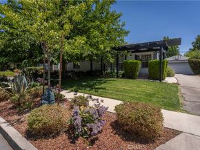 6640 De Celis, Lake Balboa CA 91406