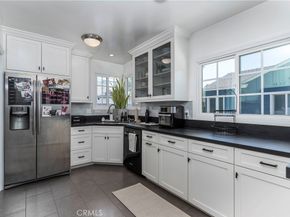 6640 De Celis, Lake Balboa CA 91406