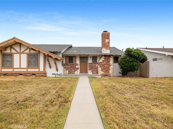 7646 De Soto Avenue, Canoga Park CA 91304