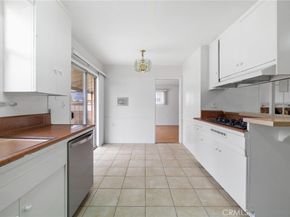 7646 De Soto Avenue, Canoga Park CA 91304