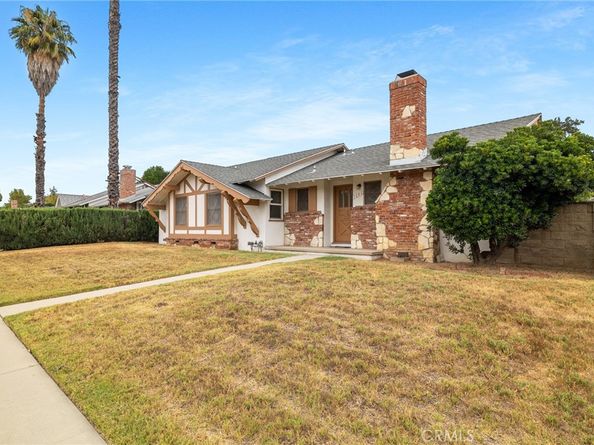 7646 De Soto Avenue, Canoga Park CA 91304