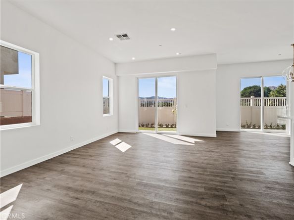 12511 125111/2 Haleh Lane, Sylmar CA 91342