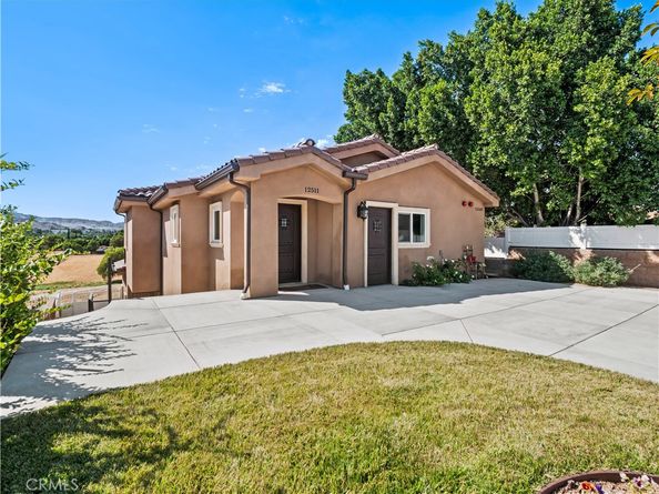 12511 125111/2 Haleh Lane, Sylmar CA 91342