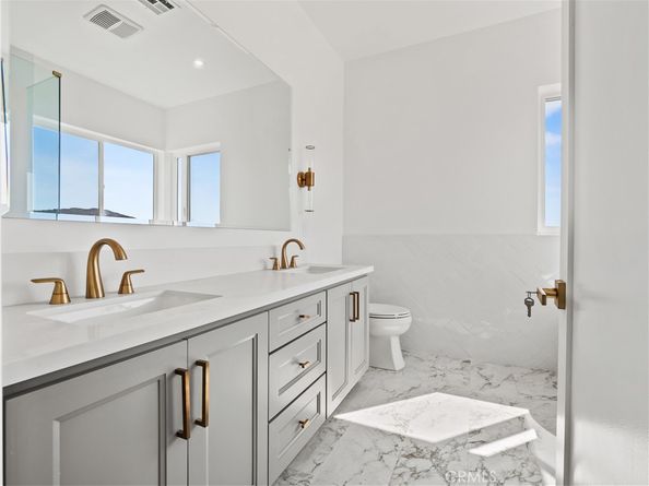 12511 125111/2 Haleh Lane, Sylmar CA 91342