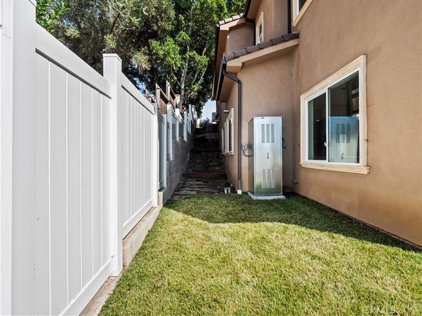 12511 125111/2 Haleh Lane, Sylmar CA 91342