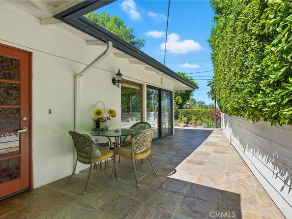 17861 Cathedral Pl, Encino CA 91316