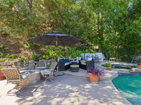17861 Cathedral Pl, Encino CA 91316