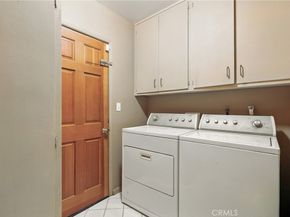 17861 Cathedral Pl, Encino CA 91316