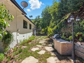 17861 Cathedral Pl, Encino CA 91316