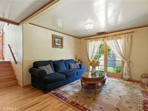 17861 Cathedral Pl, Encino CA 91316