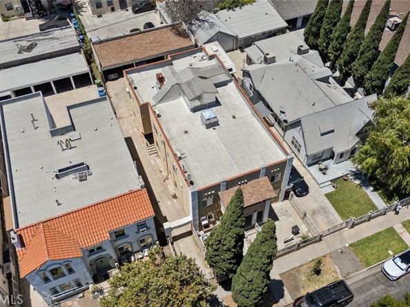 737 N Ridgewood Place, Los Angeles CA 90038