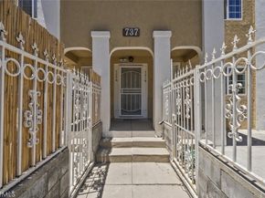 737 N Ridgewood Place, Los Angeles CA 90038