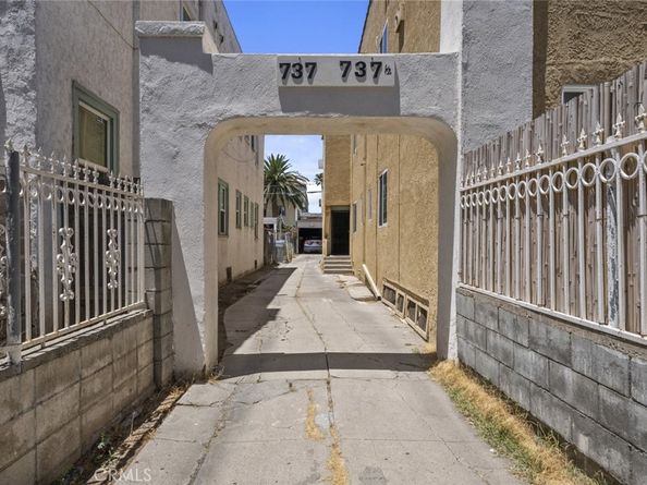 737 N Ridgewood Place, Los Angeles CA 90038