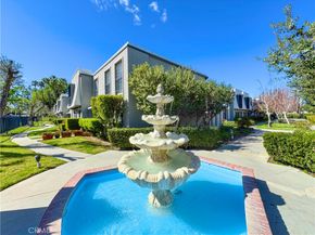 22131 Oxnard Street, Woodland Hills CA 91367