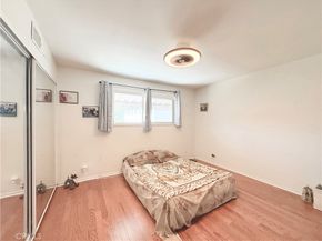 22131 Oxnard Street, Woodland Hills CA 91367