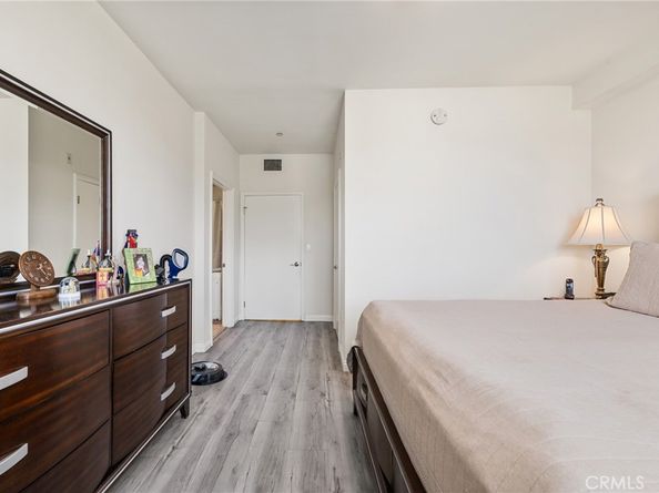 13951 Sherman Way 301, Van Nuys CA 91405
