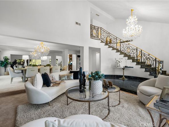 8000 Oceanus Drive, Los Angeles CA 90046