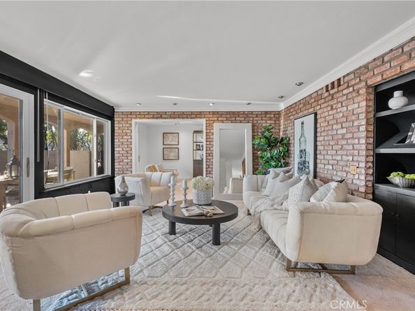 8000 Oceanus Drive, Los Angeles CA 90046