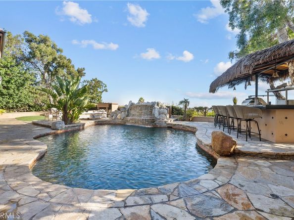 8000 Oceanus Drive, Los Angeles CA 90046