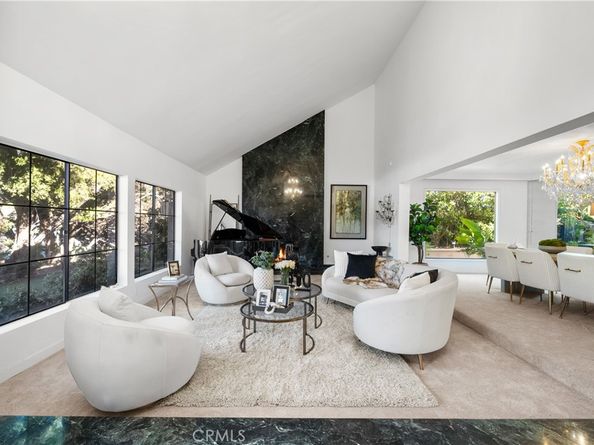 8000 Oceanus Drive, Los Angeles CA 90046