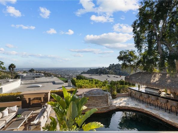 8000 Oceanus Drive, Los Angeles CA 90046